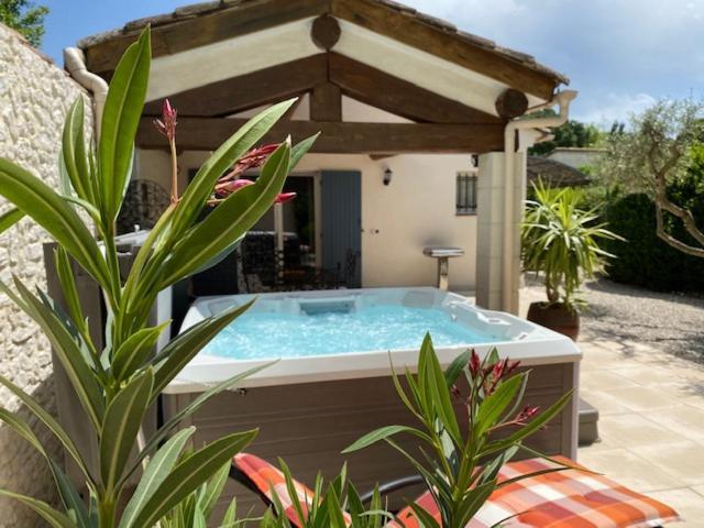 Mas Beau Soleil & Spa Cottages De Charme Avec Jacuzzi&Jardin Prives Saint-Remy-de-Provence Exterior photo